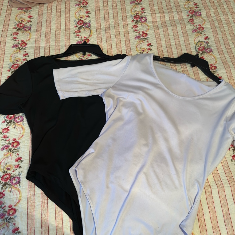 Black and White Fitted Short Sleeve Bodysuits